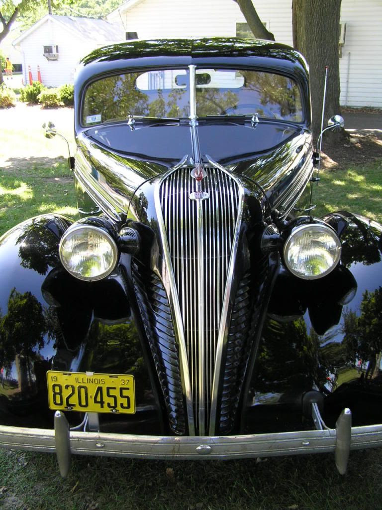 A Hudson Terraplane showing
