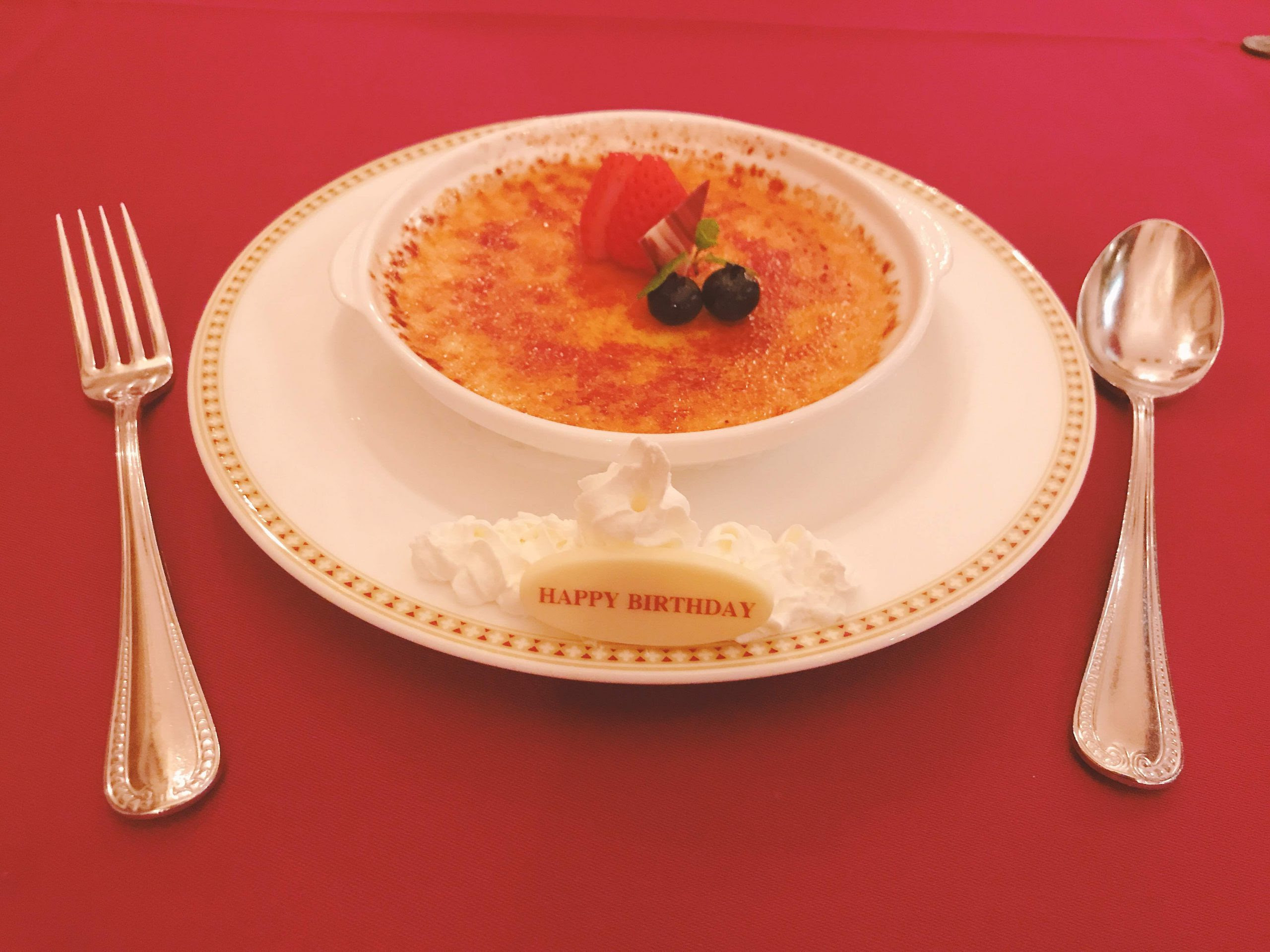 ディズニーのバースデーでおすすめの食事８選 お誕生日メニュー バースデーケーキ 食を通じて笑顔になる健康になる食育マガジン Hug Mog