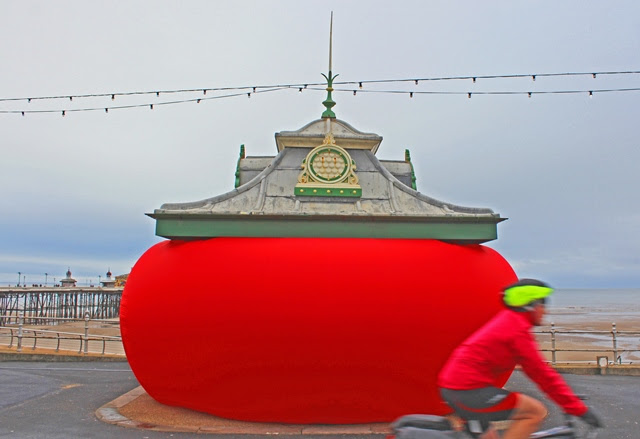 When the Red Rose Steve Messam - Lightpool - Blackpool - photo zoedawes