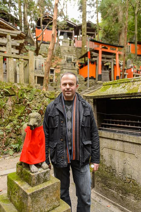 With Fox at the Fushimi Inari Shrine (伏見稲荷) -- Kyoto, Japan -- Copyright 2014 Jeffrey Friedl, http://regex.info/blog/