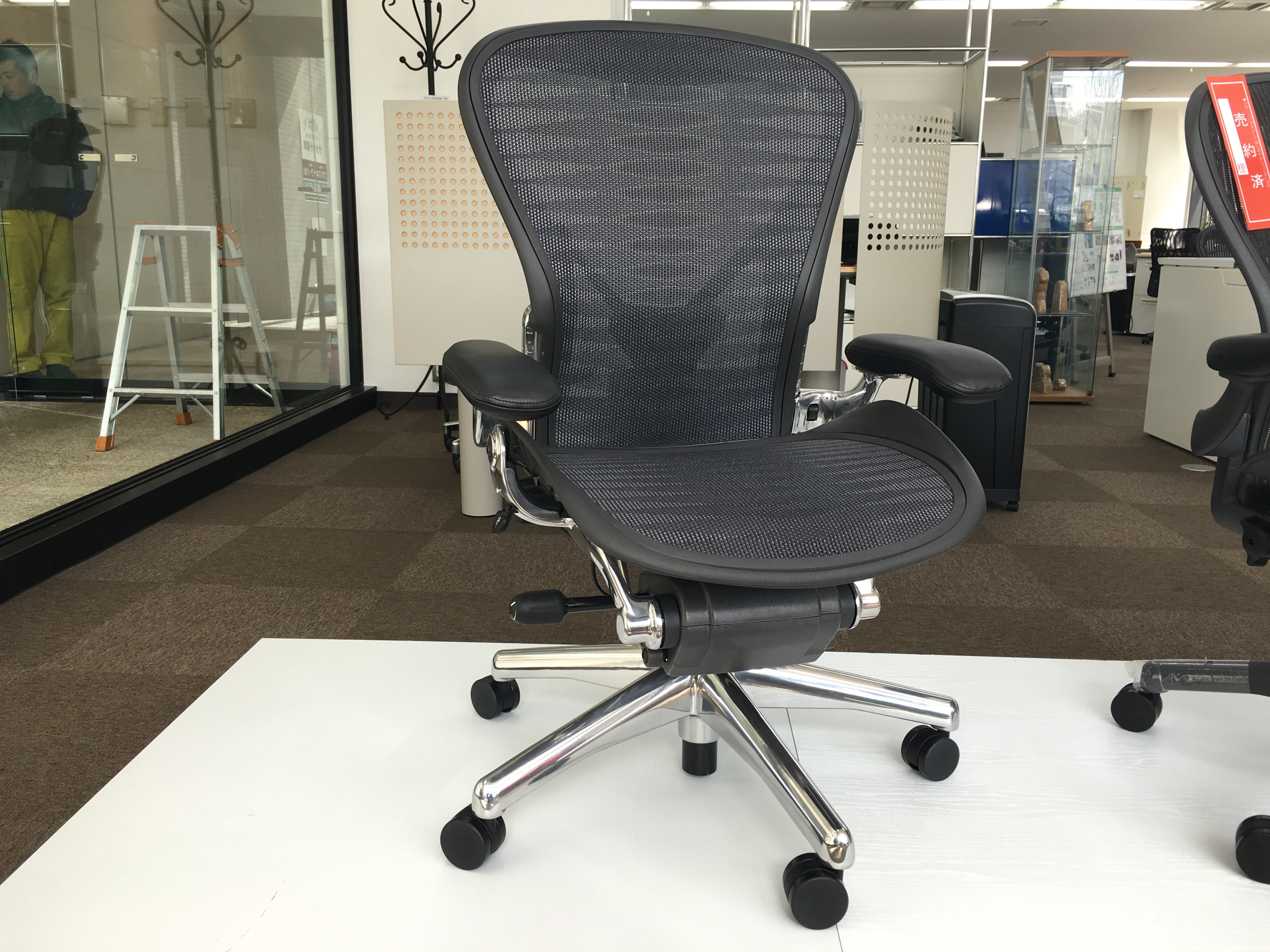 写真付 アーロンチェアとエルゴヒューマンの違いがわかるブログ Oaランド博多ショールーム
