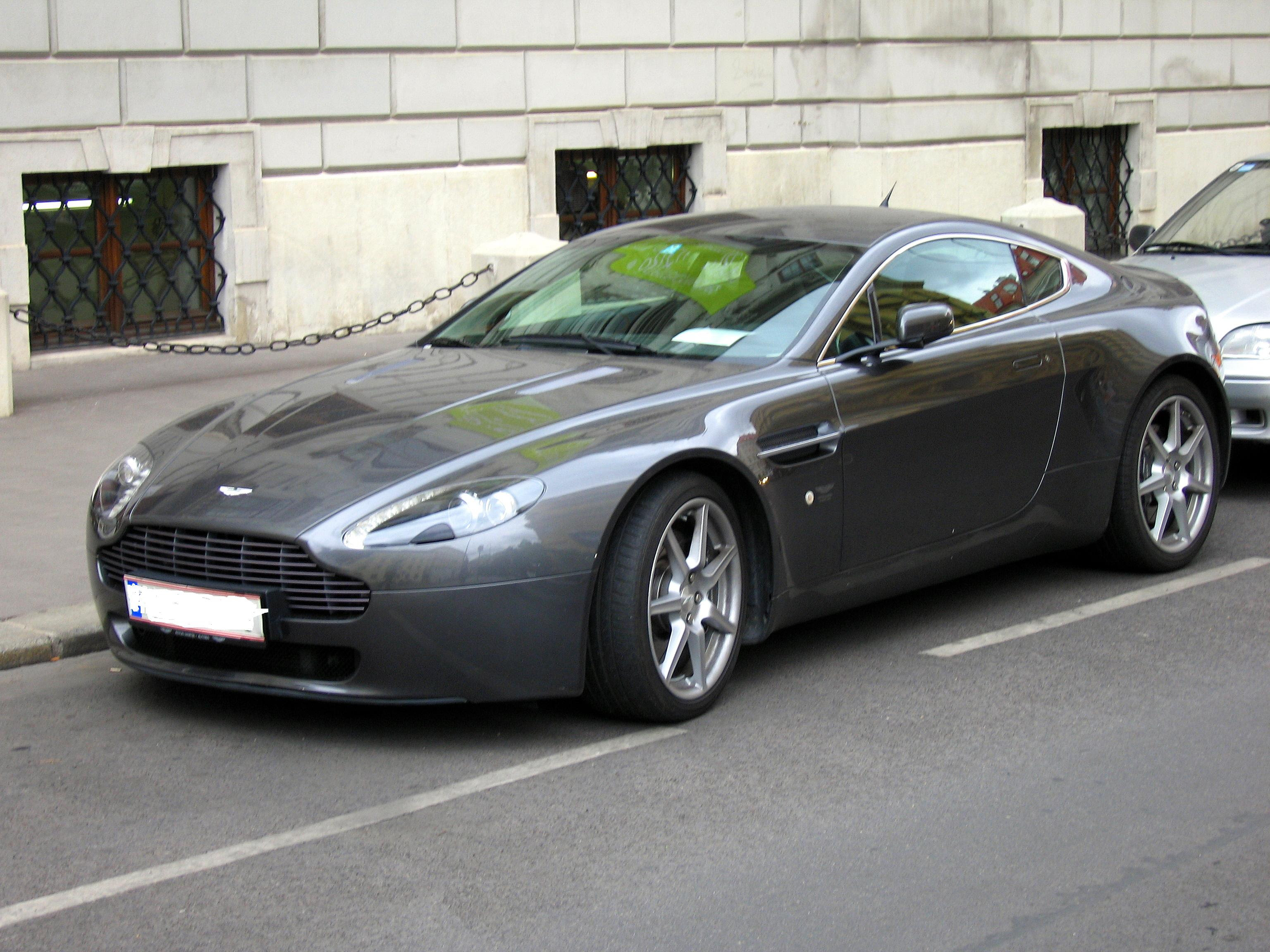 Aston Martin Vantage Wallpapers