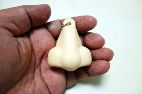心おきなくほじりたまえ 好きなだけ鼻をほじれるカプセルトイ ほじれるんです は9月中旬発売へ ライブドアニュース