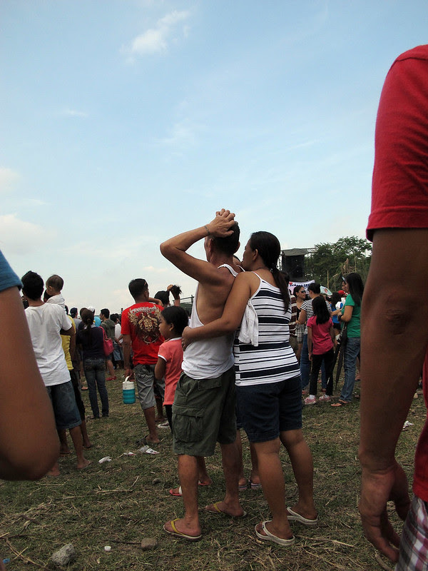 angeles city holyweek crowd