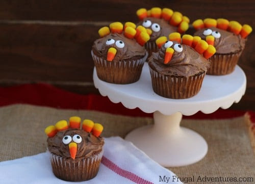 Thanksgiving Dessert Ideas For Kids / Oreo Turkeys | Click Pic for 23 Quick and Easy ... : These delicious centerpieces can double as dessert.