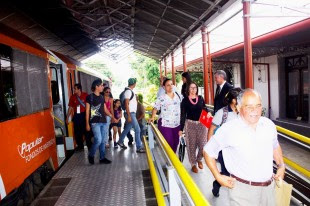 Interponen recurso contra Incofer por alta temperatura y sobreocupación en trenes