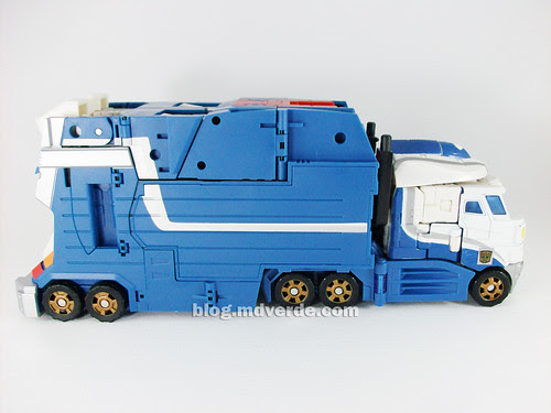 Transformers Ultra Magnus Classics + City Commander - modo robot