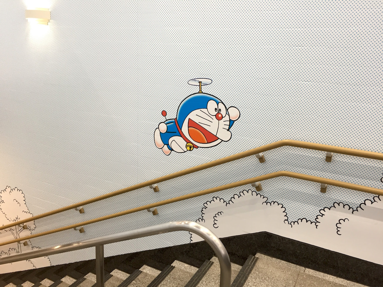 登戸駅がドラえもん仕様 Allegro Vivace