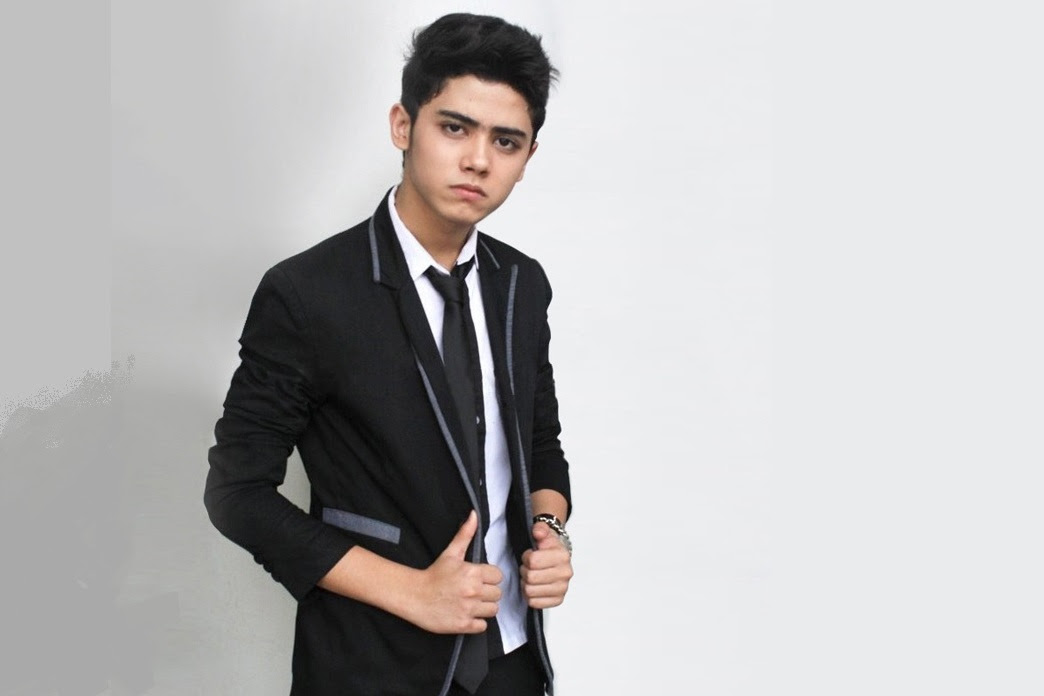 Gak Usah Pusing Milih Jas dan Baju Formal Buat Lulus Gak Usah Pusing Milih Jas dan Baju Formal Buat Lulus