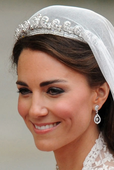 queen elizabeth 2 wedding day. Queen Elizabeth received it as
