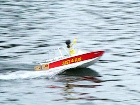 Suzie-Q RC ski boat - YouTube