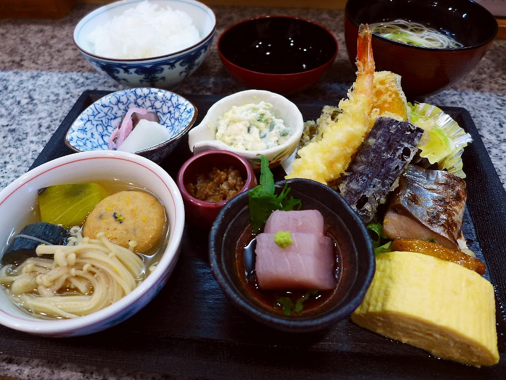 割烹の豪華弁当は美味しくて安くて満足感が高すぎます 福島区 右近 Mのランチ