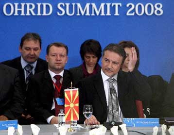 Την ανάγκη συμβιβασμού στο θέμα της ονομασίας υπογραμμίζει ο πρόεδρος της ΠΓΔΜ