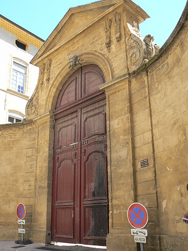 hôtel de Valbelle, portail à carosses.jpg