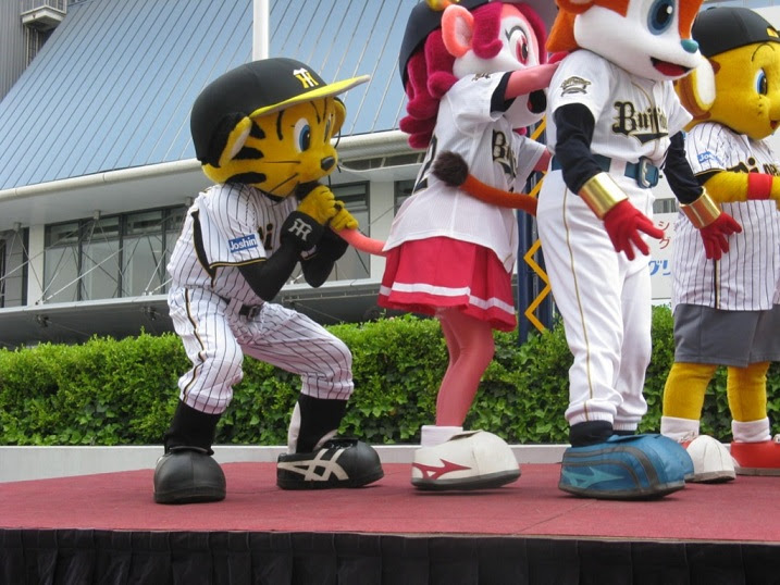 ジャニヲタ目線で 12球団マスコットを紹介してみた 洗ったトマト そのまま齧る