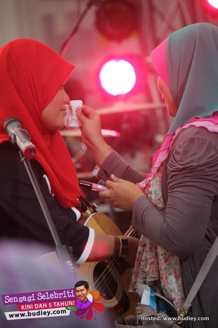 Najwa Latif