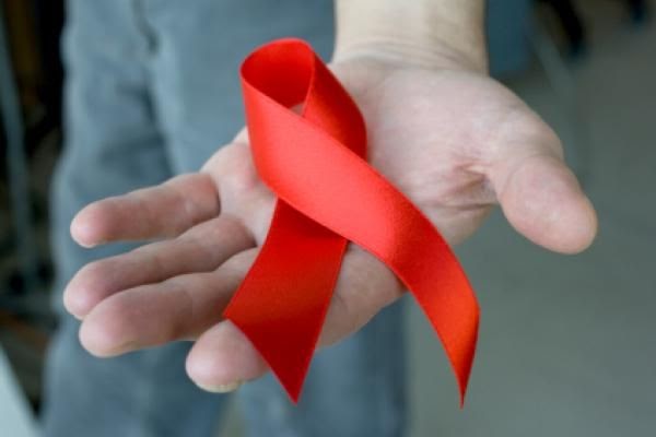 Anvisa autoriza venda de teste de farmácia de HIV que dá resultado em 30 minutos