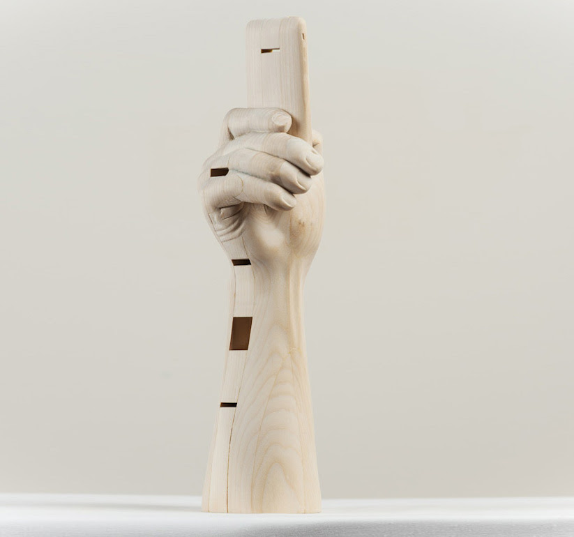 wooden_sculptures_glitch_effect_07