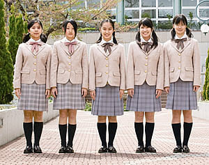 学校特集09 第8回 女子に人気の制服特集 小野学園女子中学 高等学校 インターエデュ