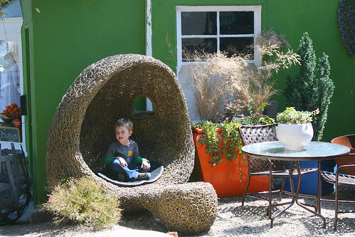 big red sun garden seat