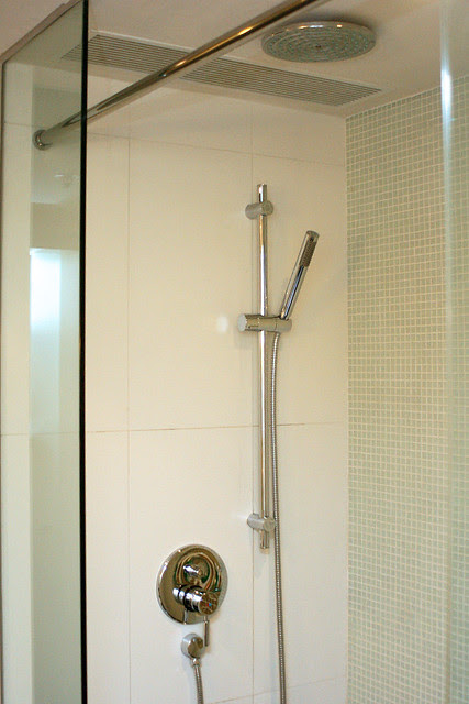 There's no bathtub, but you get your overhead rain shower
