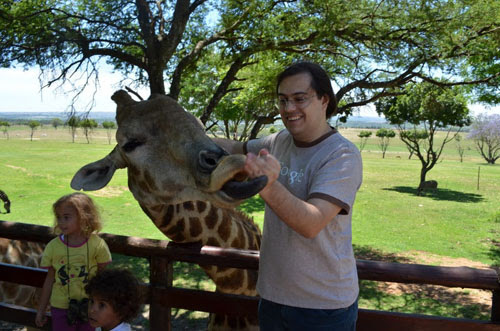 Ricbit na Africa, dando comida pra Girafa, Lions Park, retrospectiva 2011, ila fox