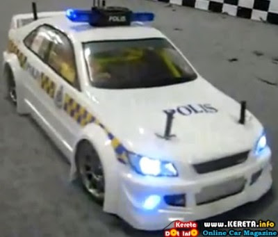 The car also fitted with the strobe light and spot light. Really looks ...