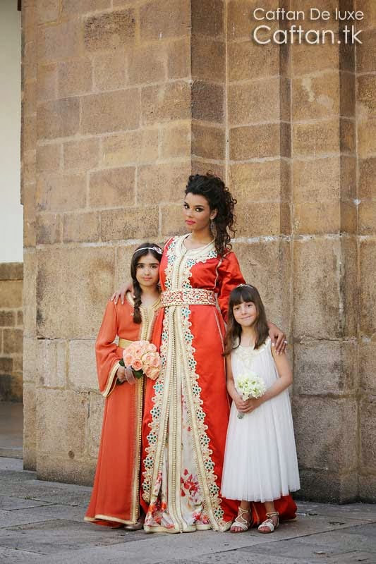 robe-marocaine-orange-attirante
