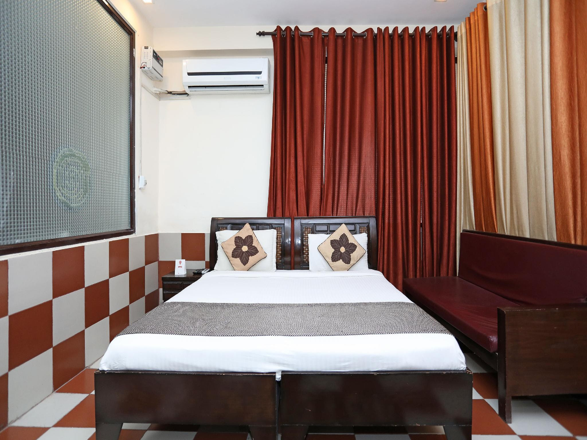 Hotel O Grand Empire Expressway New Delhi and NCR India