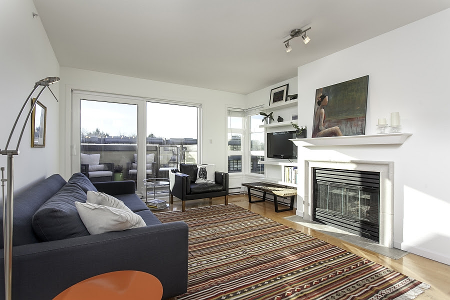 Small Penthouse Apartment in Vancouver with a Space Saving Small Penthouse Apartment in Vancouver with a Space Saving