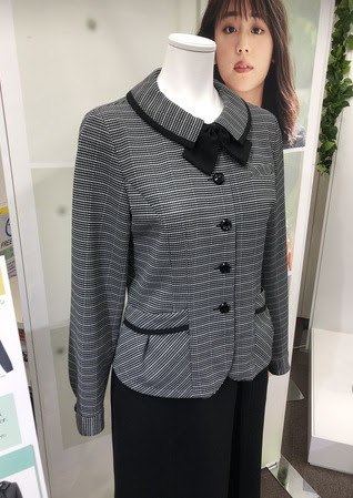 オールシーズン着用可能な長袖オーバーブラウス 事務服 受付制服 事務服 受付制服 事務服 受付制服販売の株式会社安研 カタログ無料
