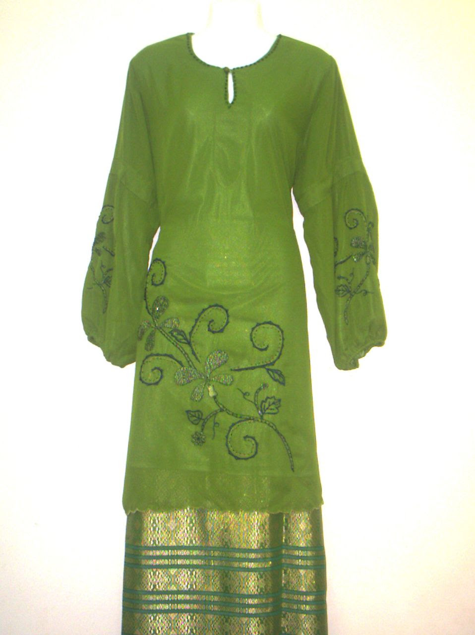 Mai Anh s Blog Traditional  Malaysian Dress