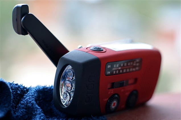 How to Choose a Reliable Emergency Radio (and Some Good Ones to Buy)