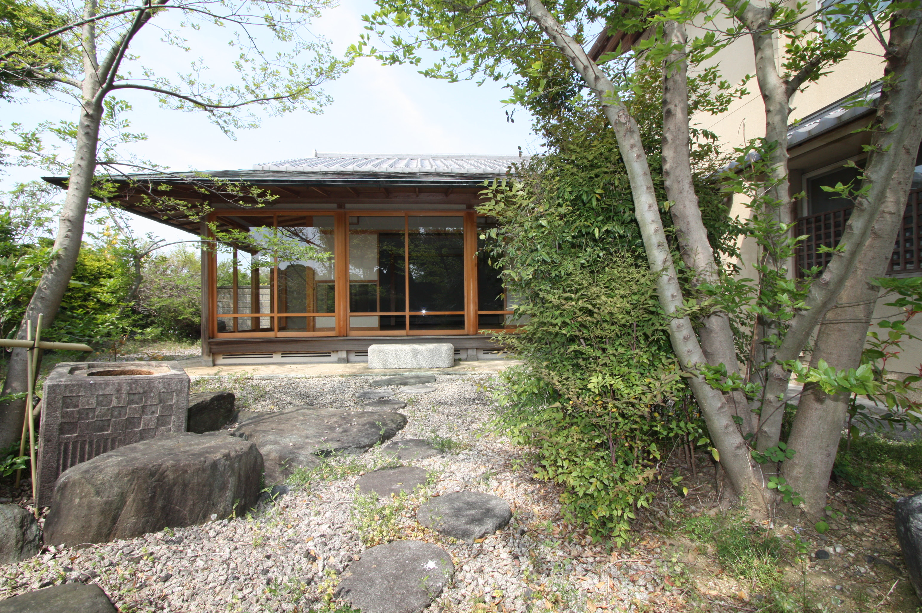 不動産情報 株式会社adi