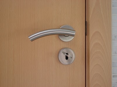 How To Pick A Push In File Cabinet Lock - How To Pick A File Cabinet Lock Home Security Store / Once you move the keyhole to the correct position, remove your paperclip from the lock.