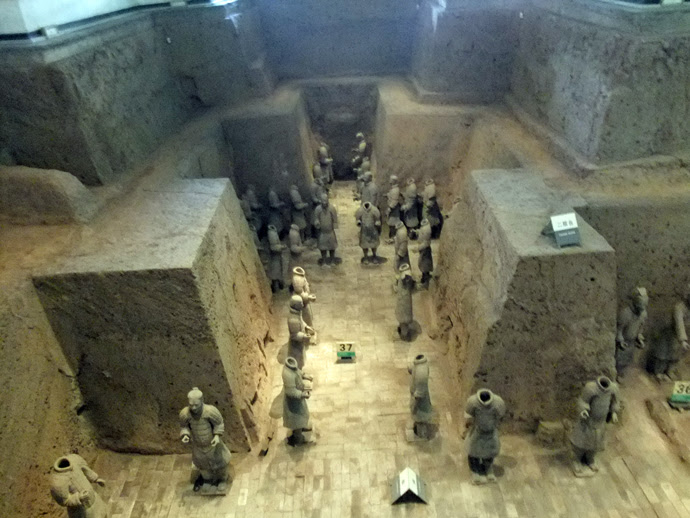 command post : 指揮所全景　