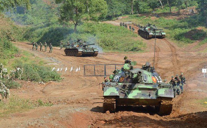 Tình huống không có trong giáo trình huấn luyện xe tăng: Hãy coi chừng!