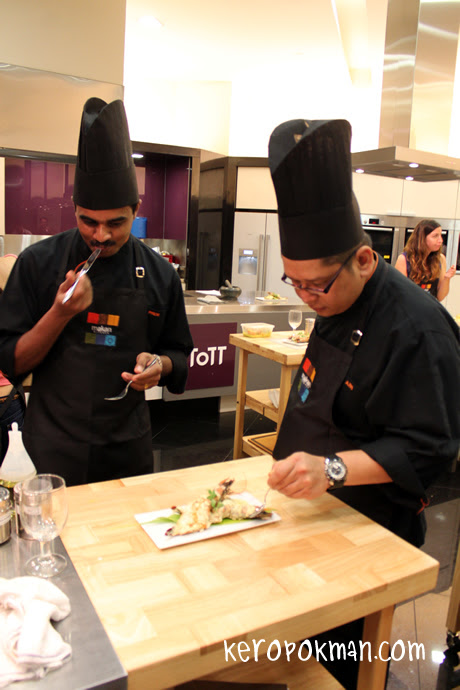 Cooking Lesson in Singapore by Makan Kitchen Chefs from DoubleTree by Hilton, Kuala Lumpur