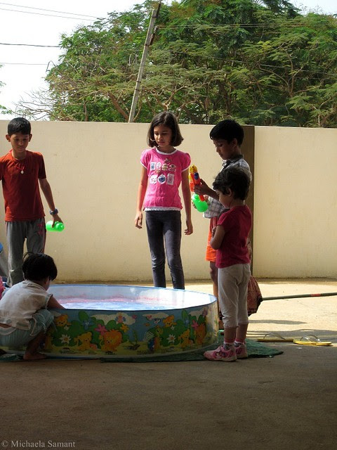 1holi 003