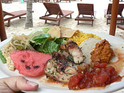 assiette buffet puerto morelos.jpg