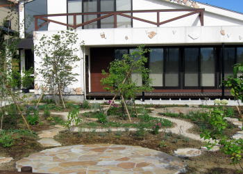 ハーブと花の庭づくり 富山県 花お庭 造園工事施工例