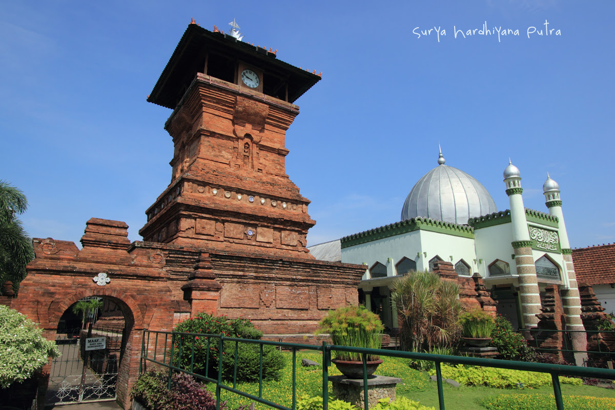 Mengagumi Arsitektur Masjid  Menara  Kudus  Blog Surya 