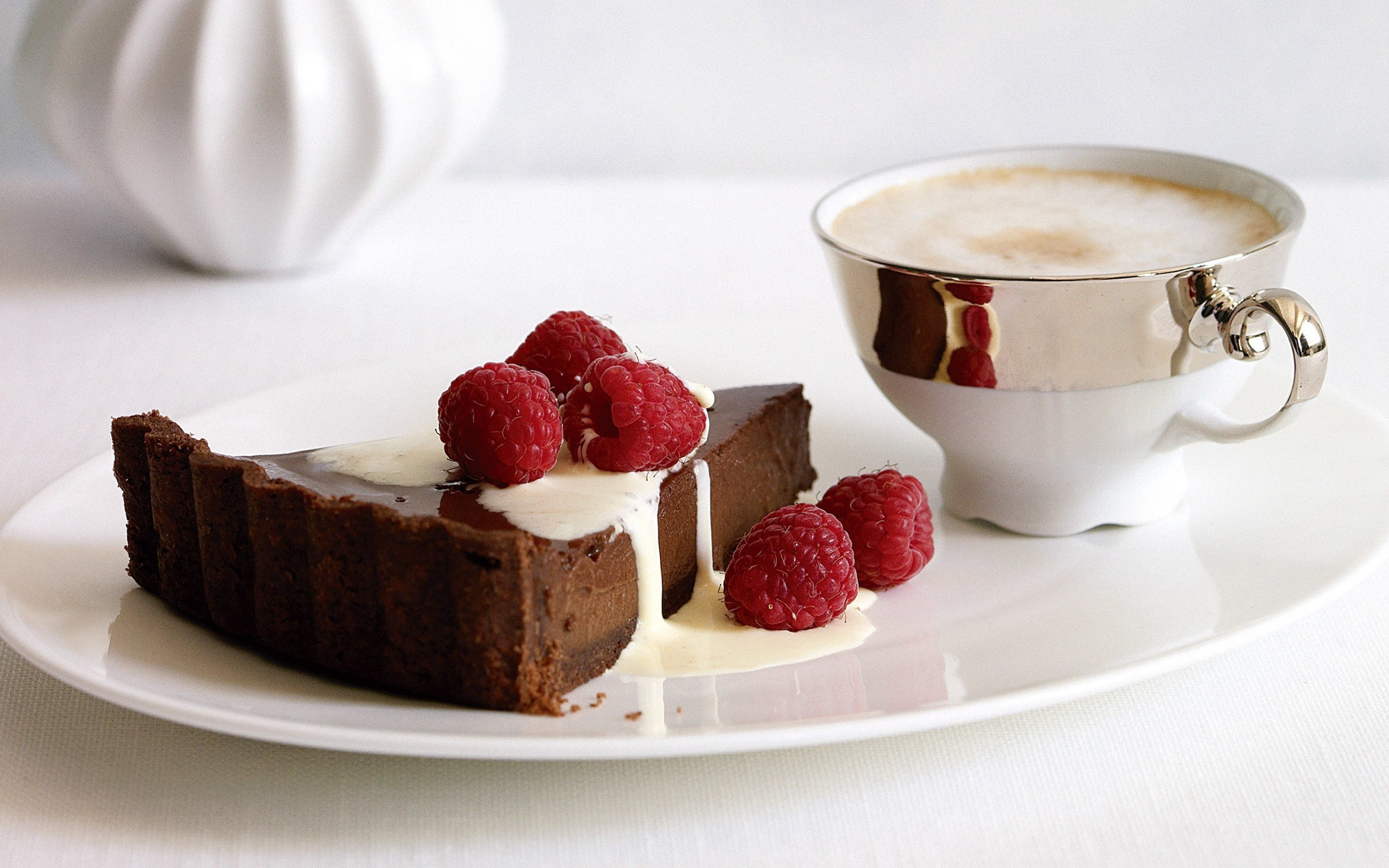 ダウンロード画像 いちご ケーキ チョコレートケーキ 画面の解像度 2560x1600 壁紙デスクトップ上