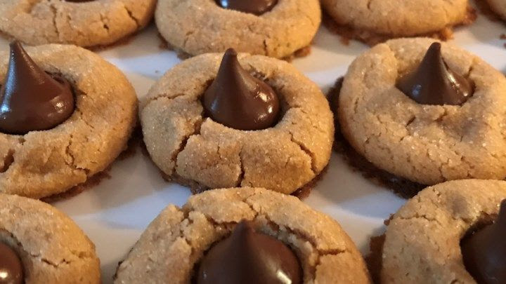 Lindsey Reiser's Peanut Butter Kiss Cookies - Arizona's Family