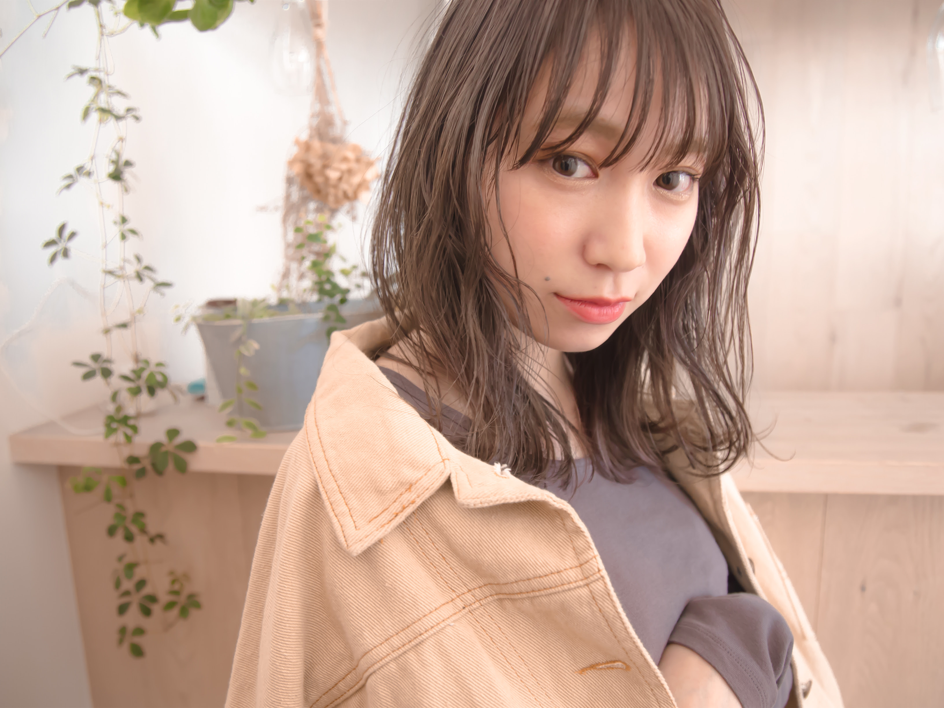 さりげなく小顔に アンニュイな揺れ感が決め手 Violet バイオレット 青山 表参道 名古屋栄 横浜の美容室
