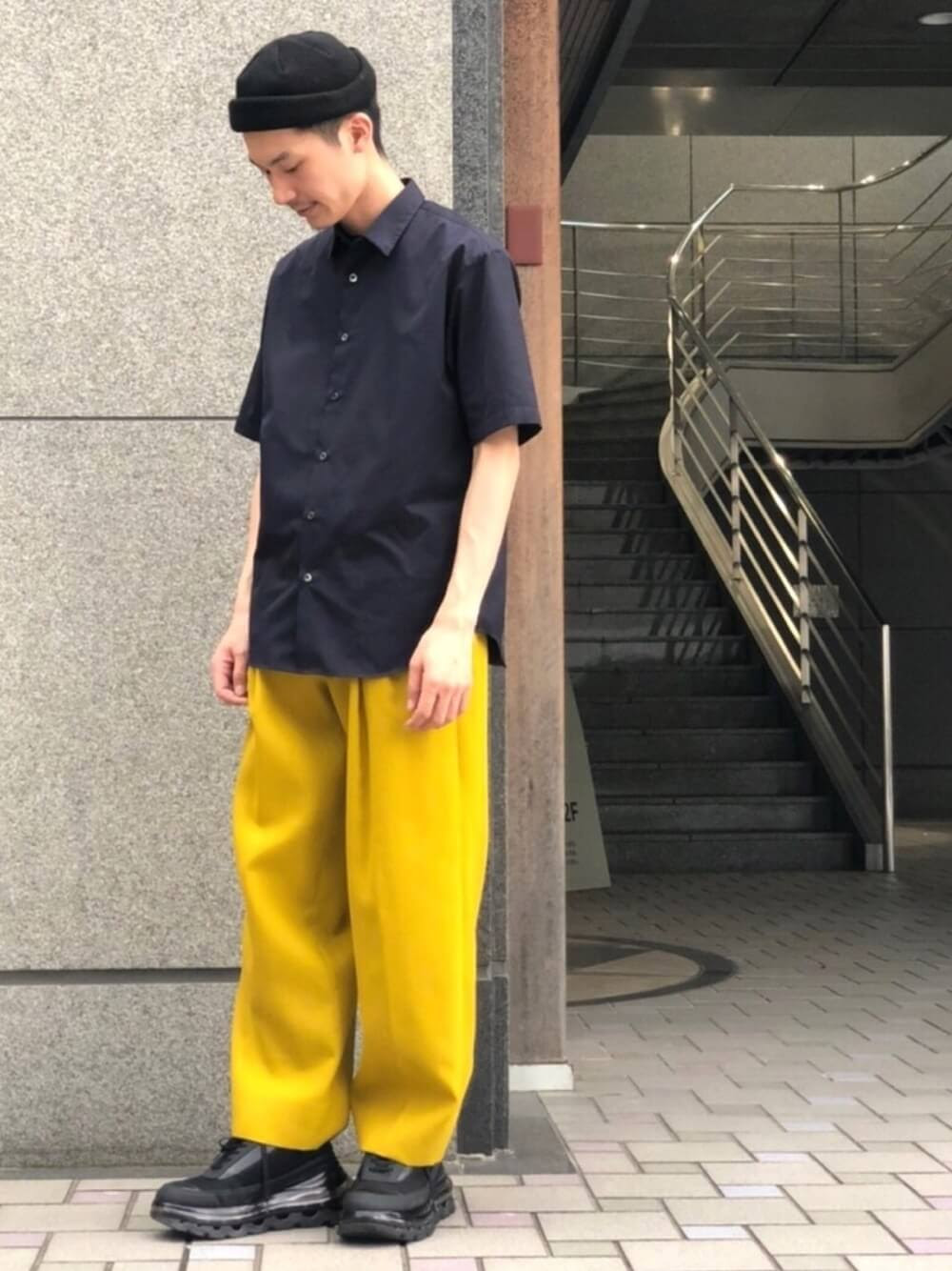 黄色のパンツのメンズコーデ 人気の黄色のパンツを紹介