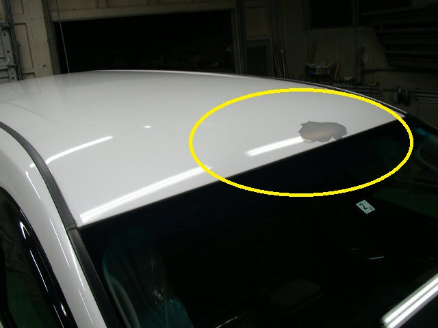 トヨタ ヴェルファイア 色がはがれたルーフの板金修理 東京都 青梅市 車の板金塗装 キズ ヘコミ 事故車修理の新生自動車 東京青梅市
