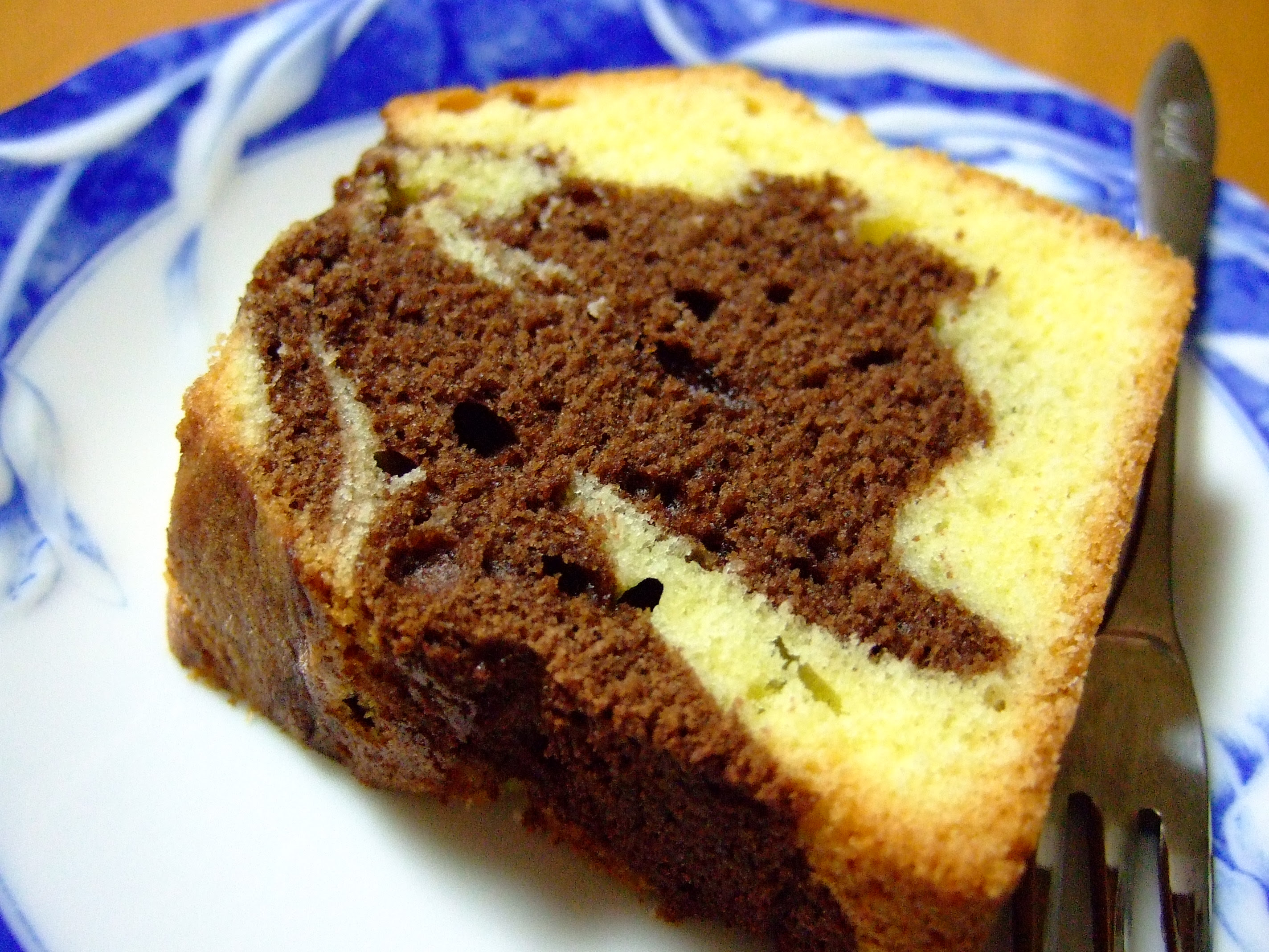 マーブルパウンドケーキを持って遊びに ちょこぱん