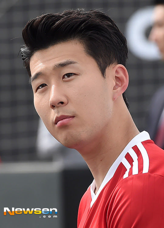 포토엔HD 손흥민 '진지한 눈빛' - 손에 잡히는 뉴스 눈에 ...