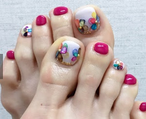 19夏フットネイル シェルストーンのおすすめネイルデザイン 暮らしに役立つ情報局